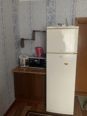 Sale of a comfortable room. Address: 171/Hollywood, Hrushevsky Street. Furnished.
