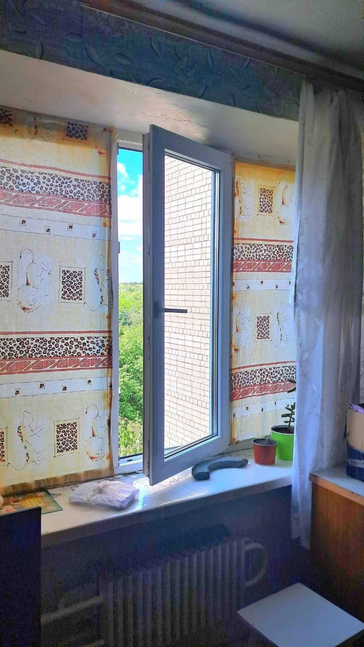 For Sale Room 13 m2 Dormitory Hollywood Chernigov