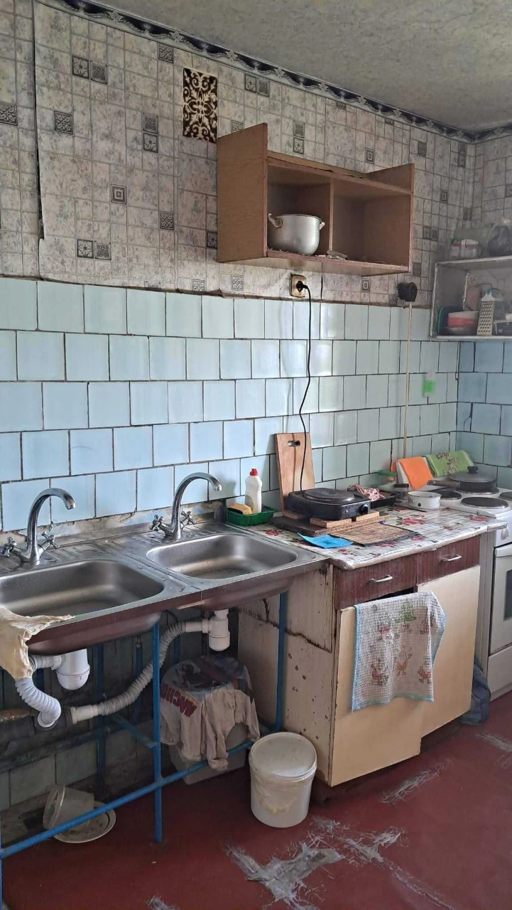 For Sale Room 13 m2 Dormitory Hollywood Chernigov