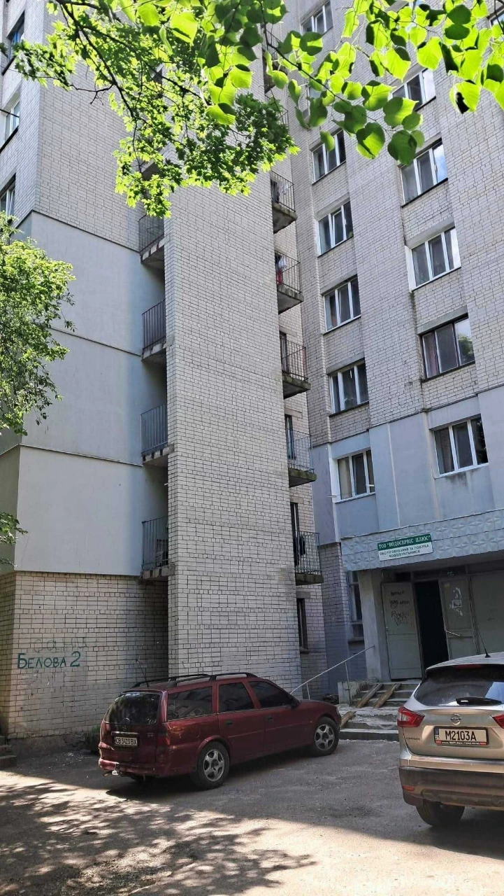 For Sale Room 13 m2 Dormitory Hollywood Chernigov