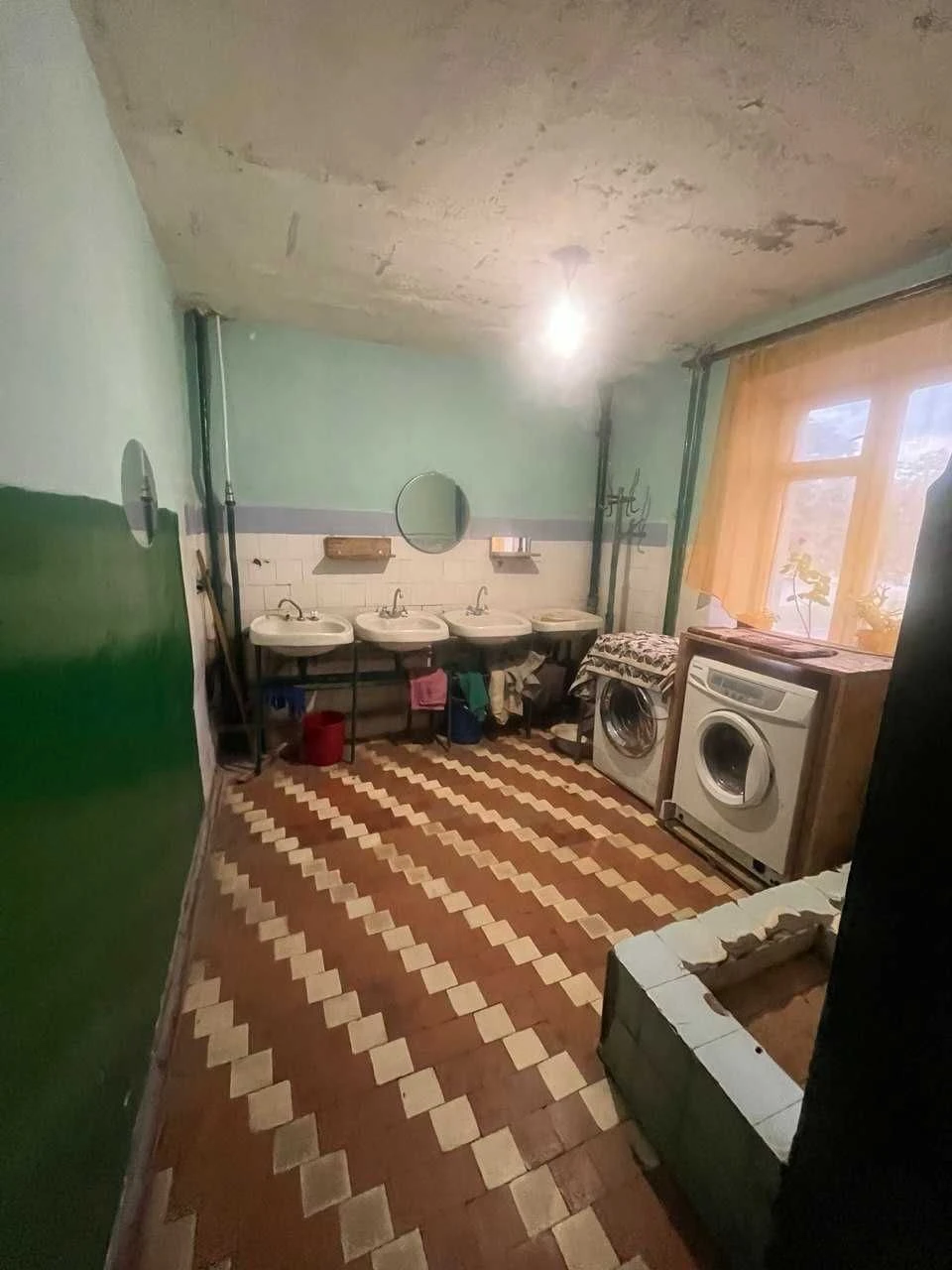 Продається кімната в гуртожитку ( р-н Сіверського)