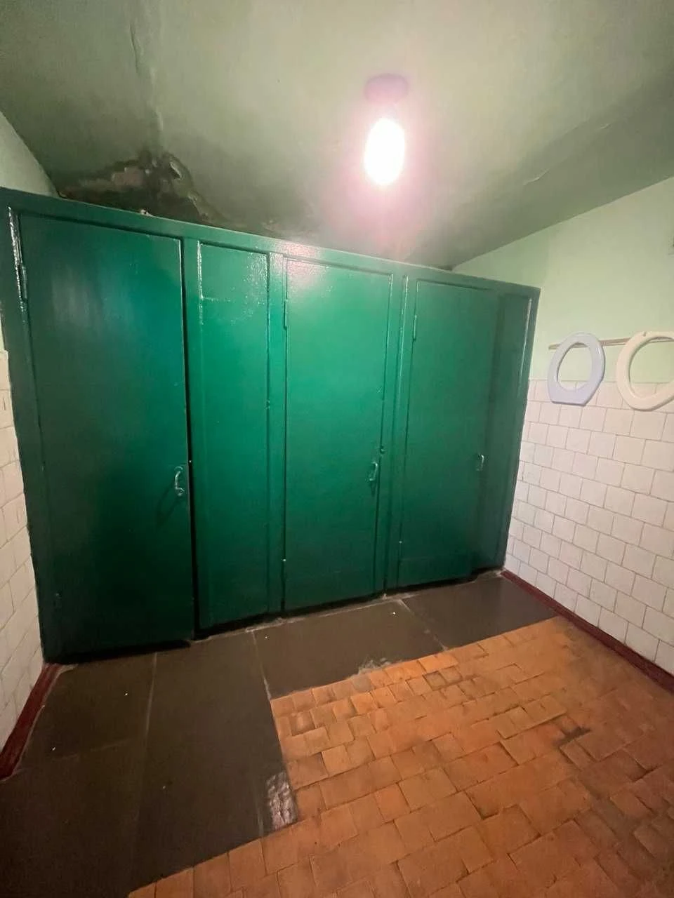 Продається кімната в гуртожитку ( р-н Сіверського)