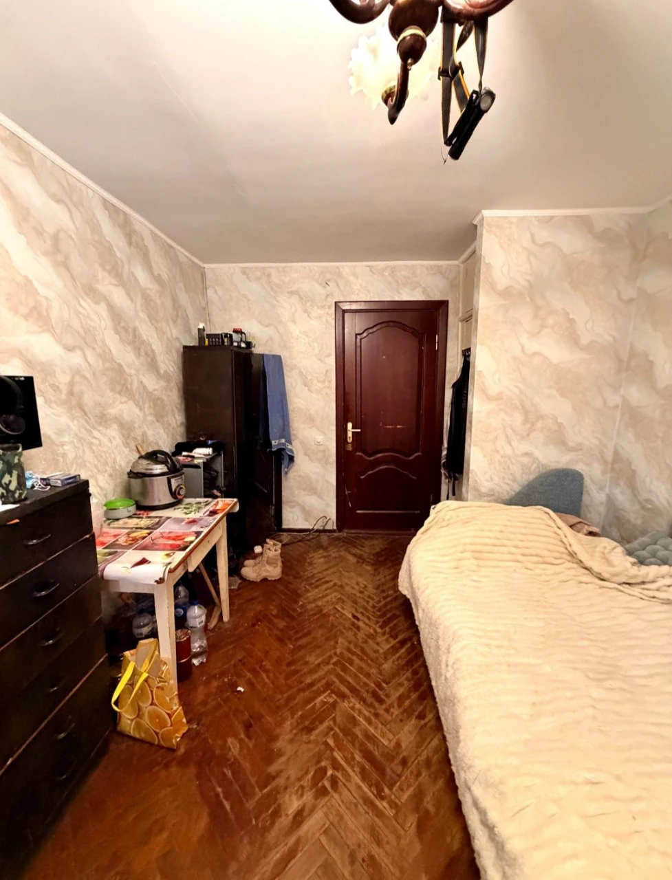 Apartment for Sale: Room in Dormitory