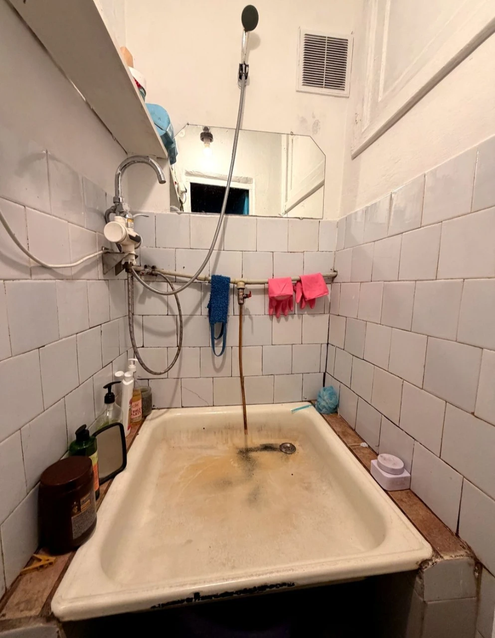 Apartment for Sale: Room in Dormitory