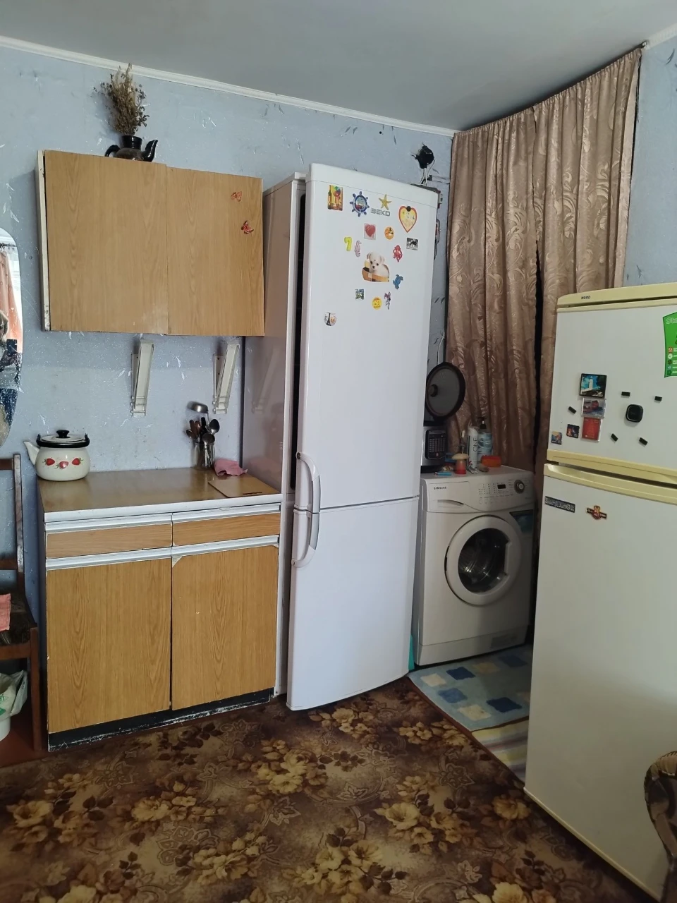 Продається кімната в гуртожитку.
