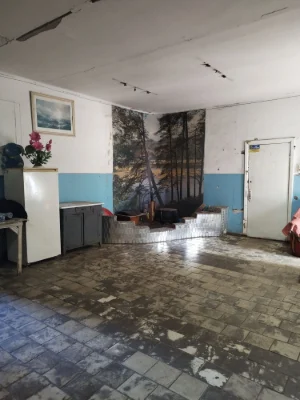 Продається кімната в гуртожитку.