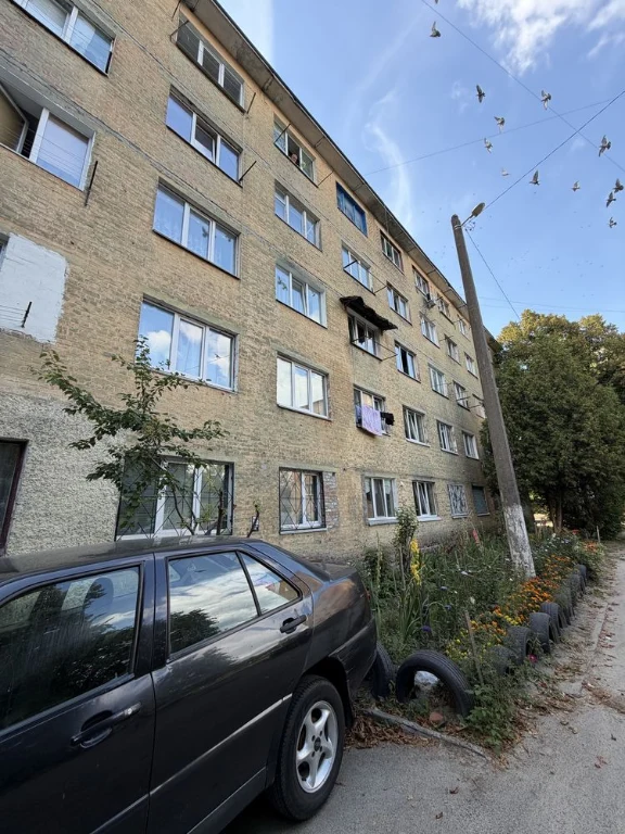 Продам 1-кімнатну квартиру в гуртожитку на вулиці Ушинського