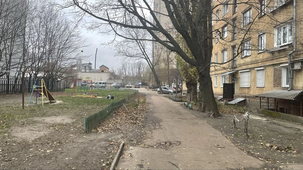 Продажа двух комнат в общежитии, Центр