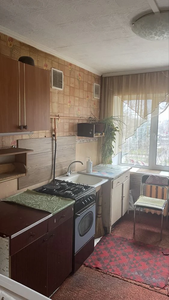Продажа двух комнат в общежитии, Центр
