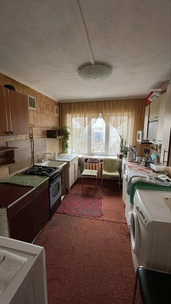 Продажа двух комнат в общежитии, Центр
