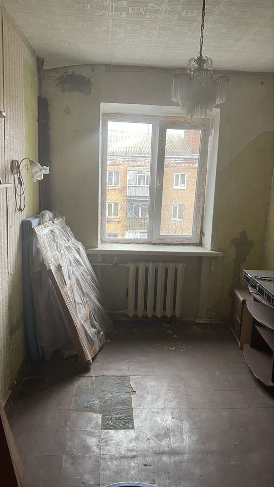 Продажа двух комнат в общежитии, Центр