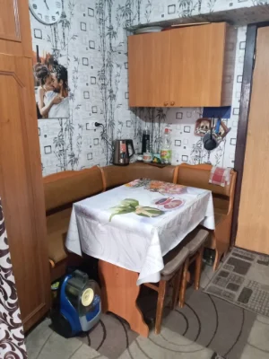 Продається велика кімната в гуртожитку!