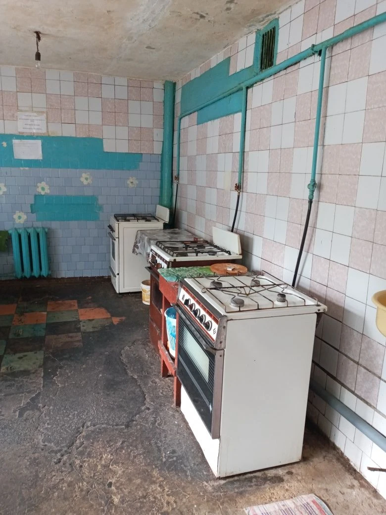 Продається велика кімната в гуртожитку!