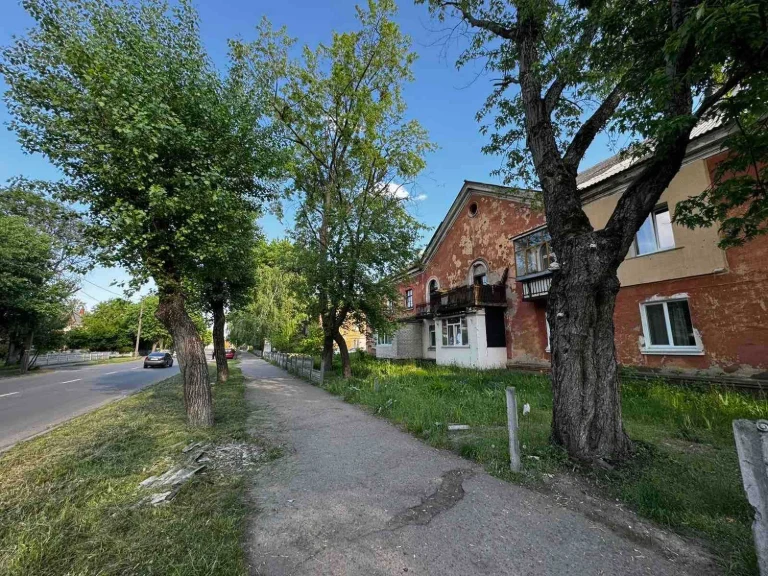 Продається кімната. Чудове розташування.