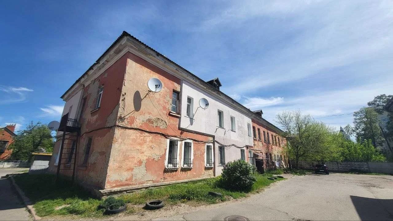 Продається кімната. Чудове розташування.