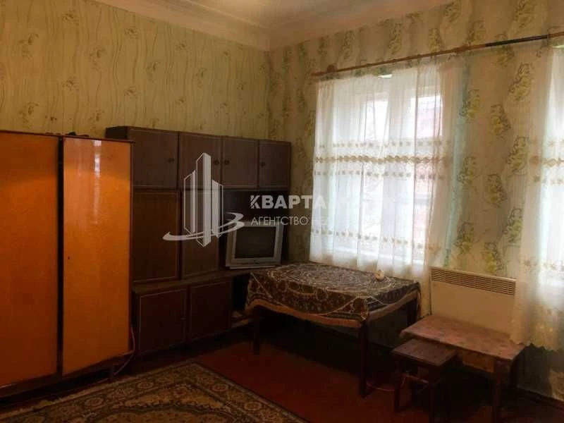 Продається кімната. Чудове розташування.