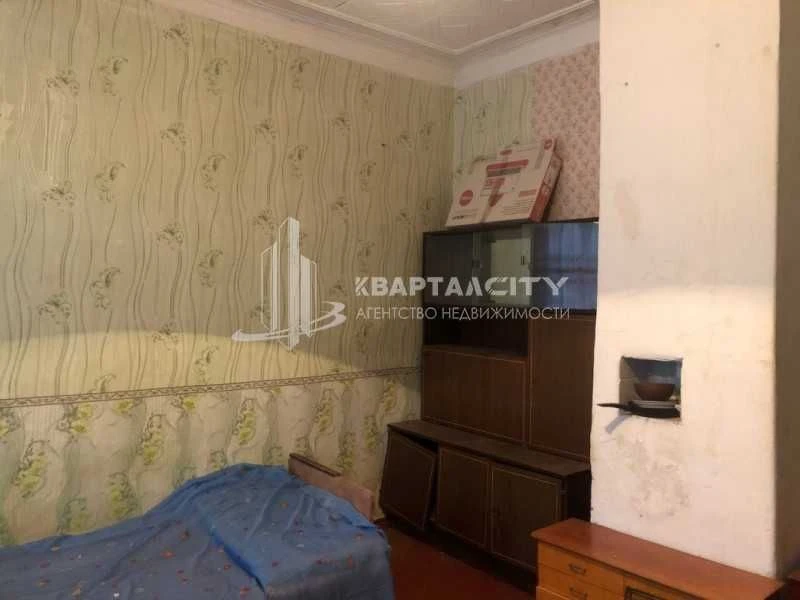 Продається кімната. Чудове розташування.