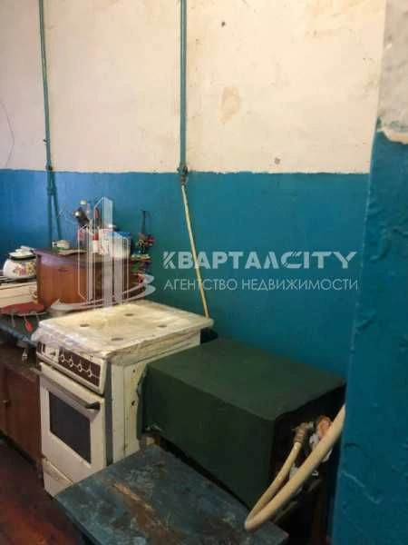 Продається кімната. Чудове розташування.