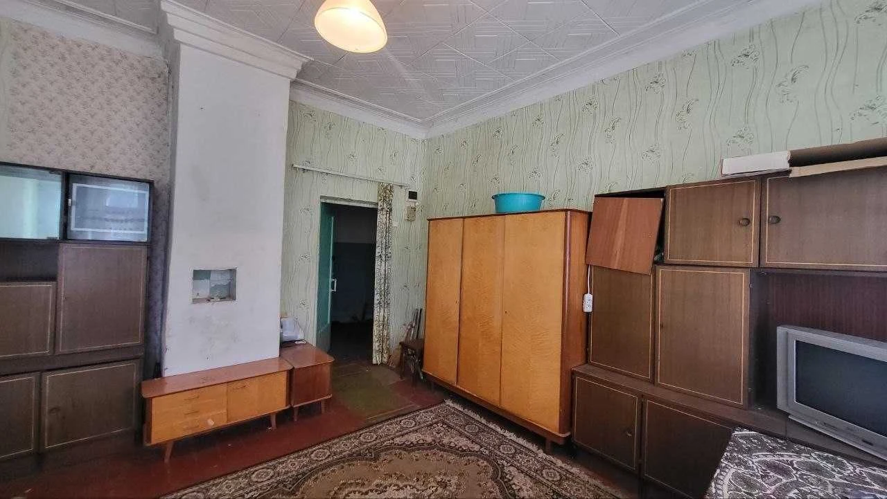 Продається кімната. Чудове розташування.