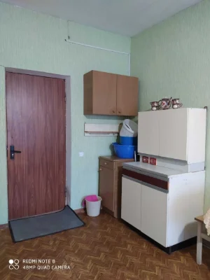 Продам комнату в коммунальной квартире р-н КСК, 5/5 кирп. 18