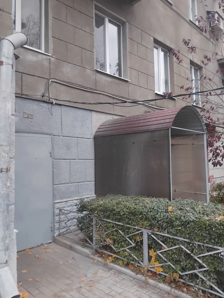 Продам комнату в 3х комнатной квартире