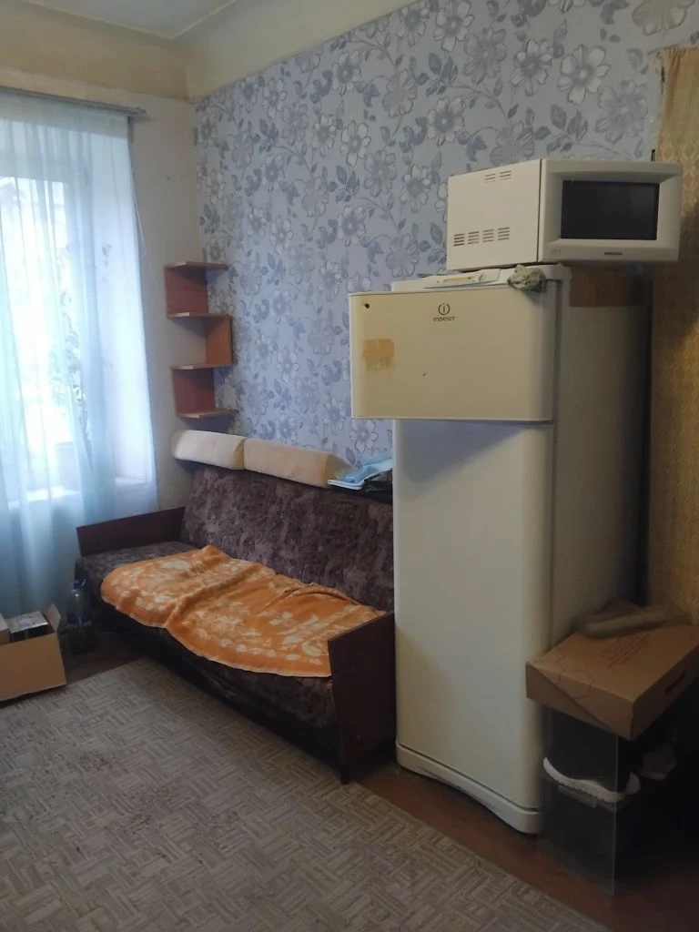 Продам комнату в 3х комнатной квартире