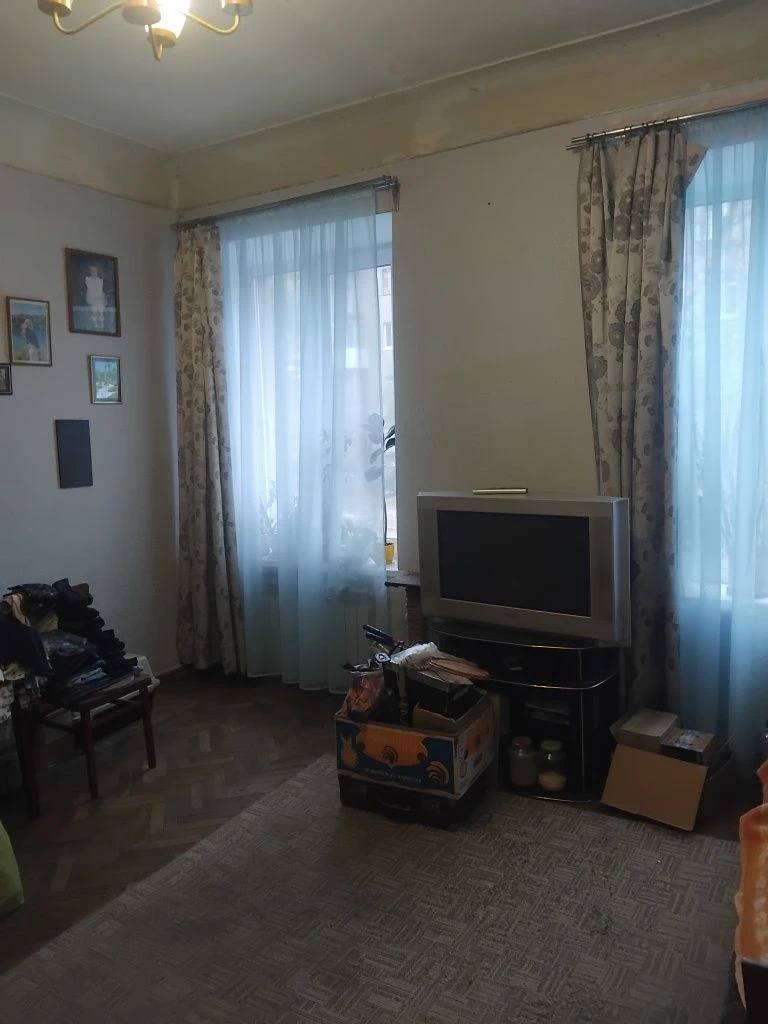 Продам комнату в 3х комнатной квартире