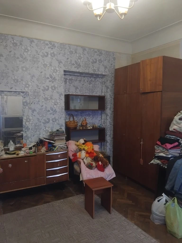 Продам комнату в 3х комнатной квартире