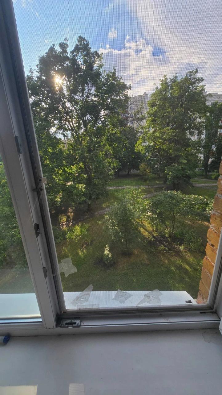 Продам кімнат , гостінку . Бібліка , 25.  Дім по типу " Тіта