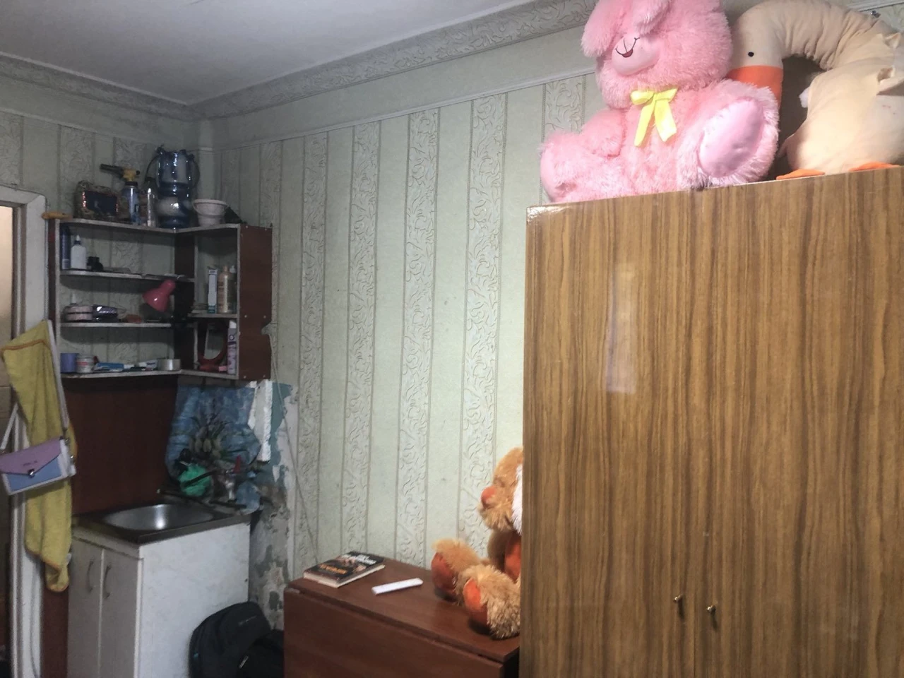 Продам гостинку. Нові будинки. Метро Палац Спорту.