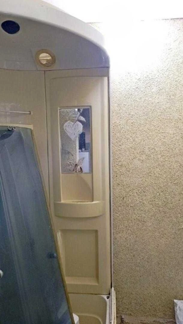 Продається кімната 13 кв.м. біля метро "Армійська".