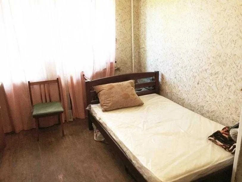 Продається кімната в 5 хвилинах від метро "Арміська"