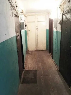 Продається кімната в 5 хвилинах від метро "Арміська"