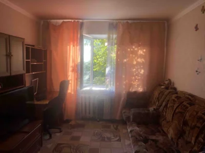 Продається 2-кімнатна квартира, метро Палац Спорту