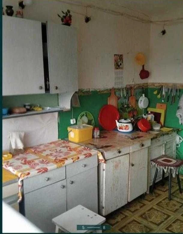 Продається кімната в цегляному будинку