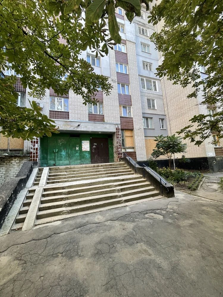 Продам комнату 14 м2  Салтовка м.Салтовская ул.Светлая