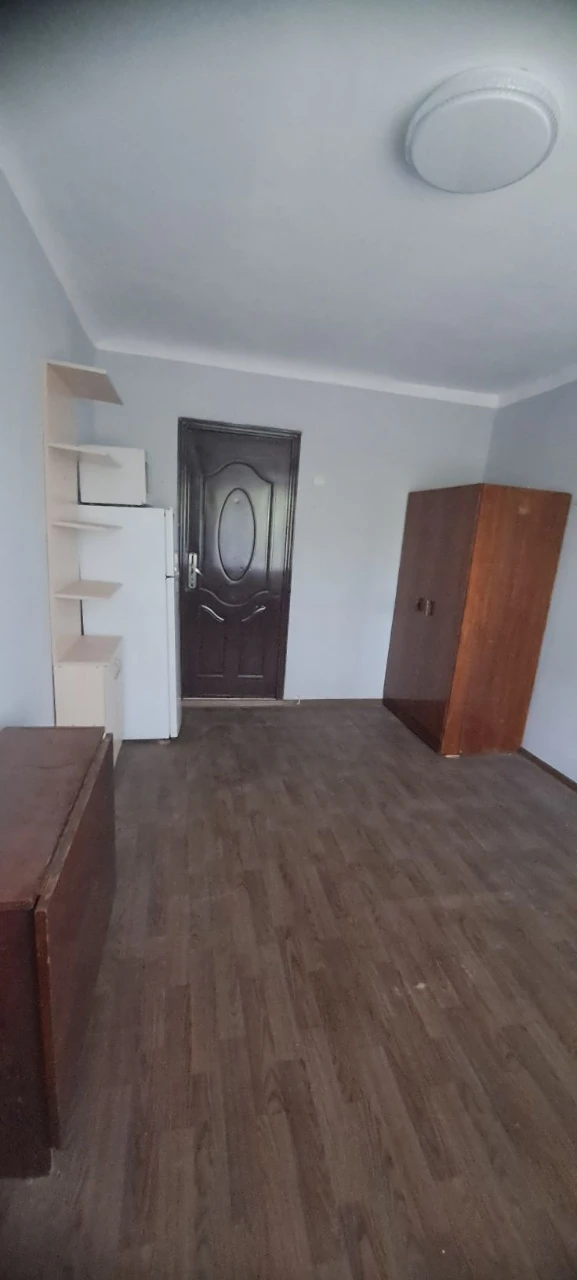 Продам 2 к. гостинку 3/5 ул.Ощепкова, метро  Армейская