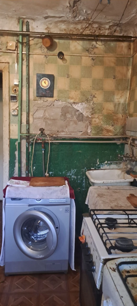 Продам 2 к. гостинку 3/5 ул.Ощепкова, метро  Армейская