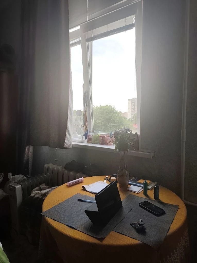 Продається невеликий будинок неподалік від метро Наукова