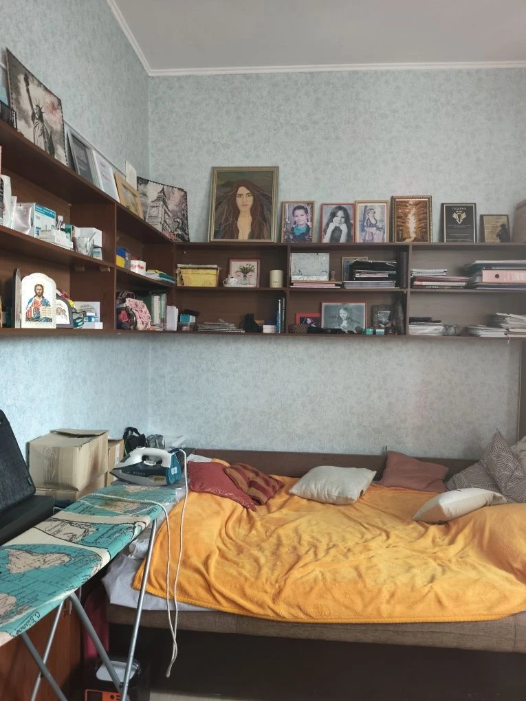 Продається невеликий будинок неподалік від метро Наукова