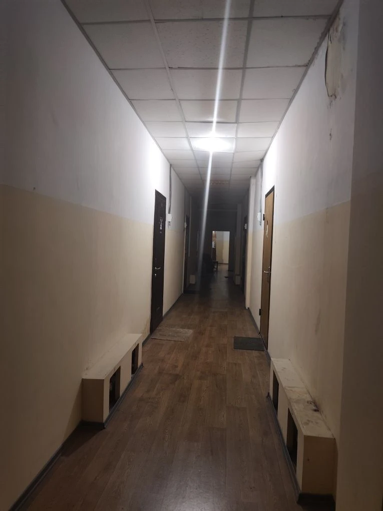 Продається невеликий будинок неподалік від метро Наукова
