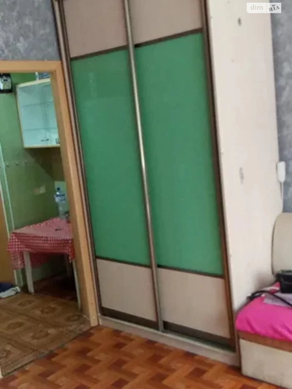 Продаж Кімната
