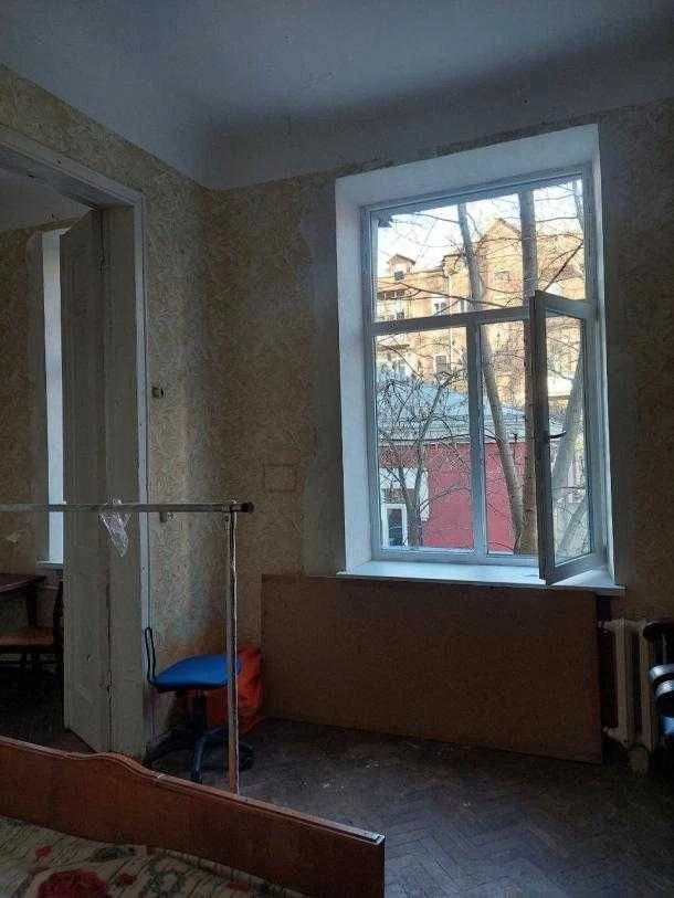 Продається 2 кімнати за адресою: вул. Сумська, 80, метро "Університет"