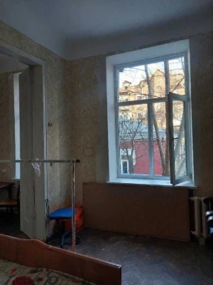 Продається 2 кімнати за адресою: вул. Сумська, 80, метро "Університет"