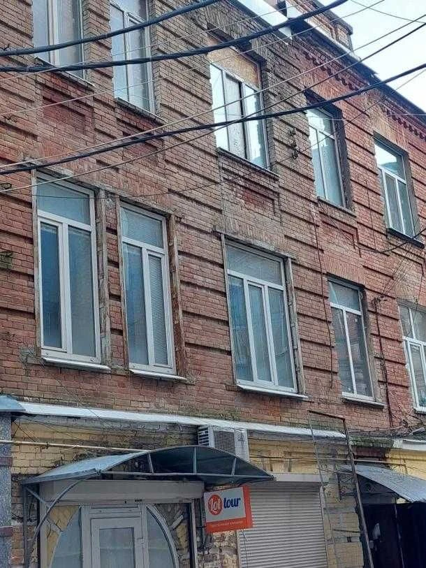 Продається 2 кімнати за адресою: вул. Сумська, 80, метро "Університет"
