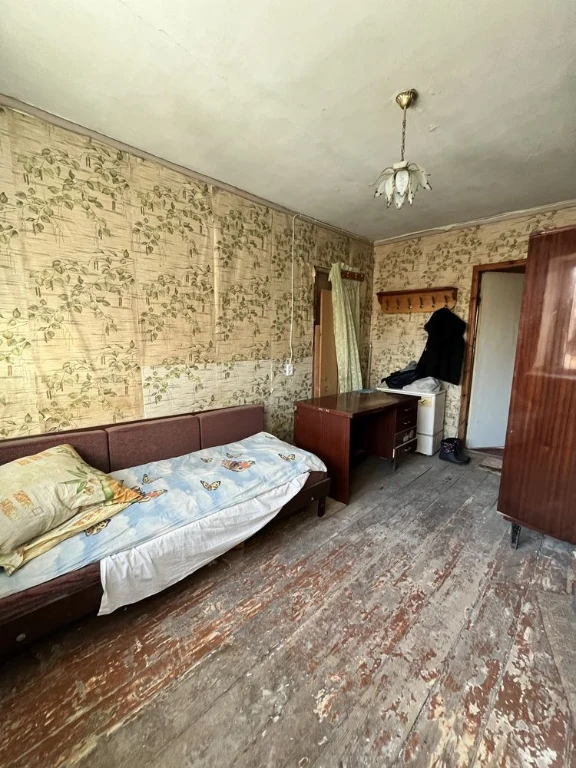 For Sale: Room on Pavlov Pole
