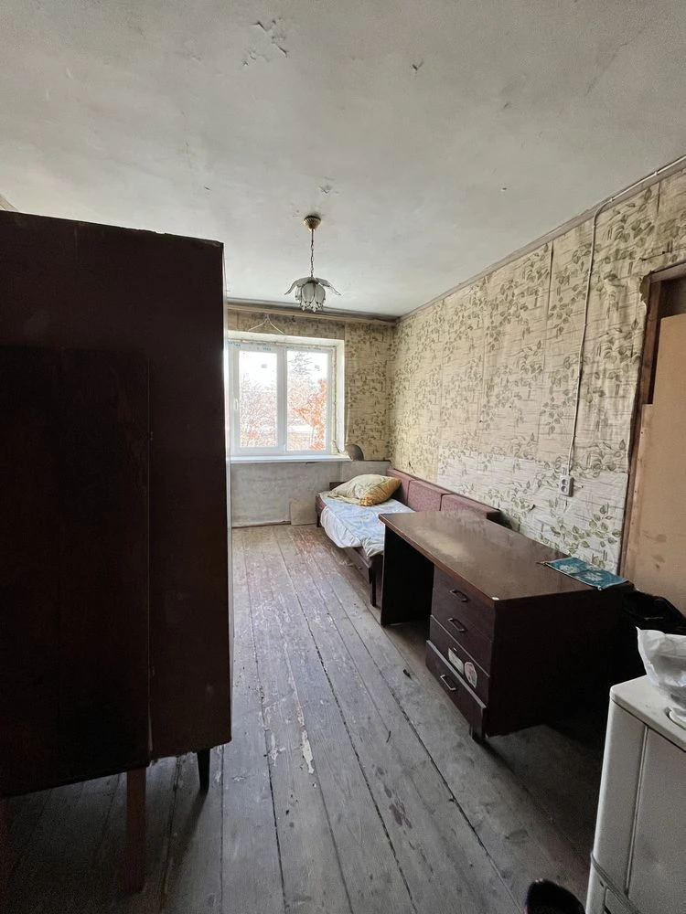 For Sale: Room on Pavlov Pole