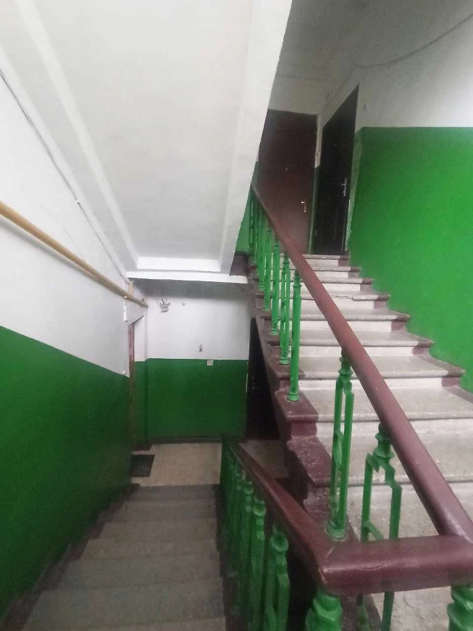 Продаж. 2 великі кімнати (49 м²) зі стелями 3м! вул. Біологі