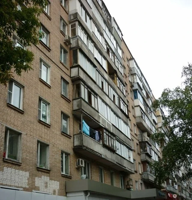 Срочно! Продаю в 3-комнатной квартире