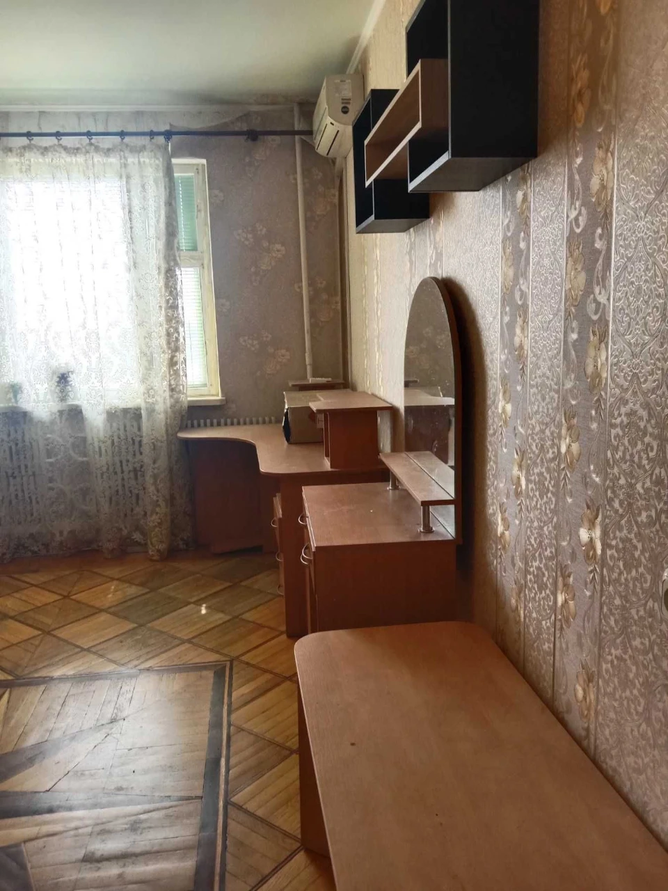 Продам комнату в двухкомнатной квартире, м. Барабашова, проспект Ювилейный